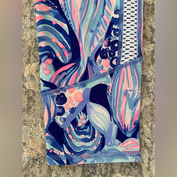 Lilly Pulitzer Women’s Medium Luxletic Tamara legging in Twilight Blue Scale Up - Picture 5 of 16